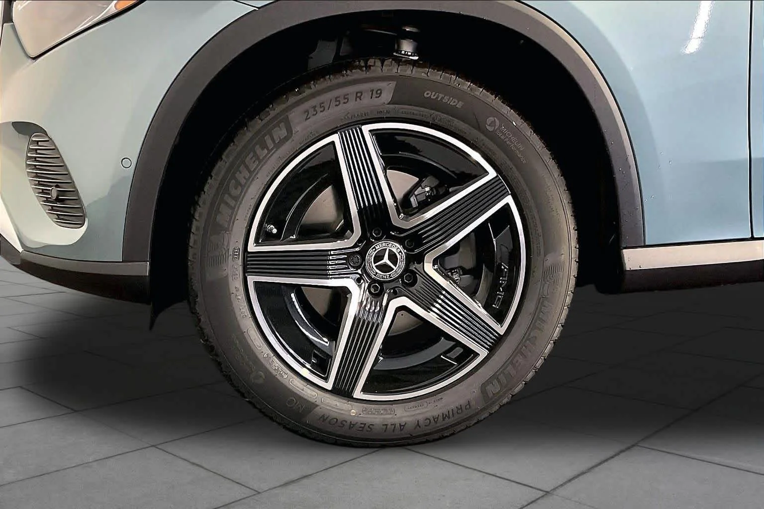 New 2027 Verde Silver Metallic Mercedes-Benz GLC 300 image 17