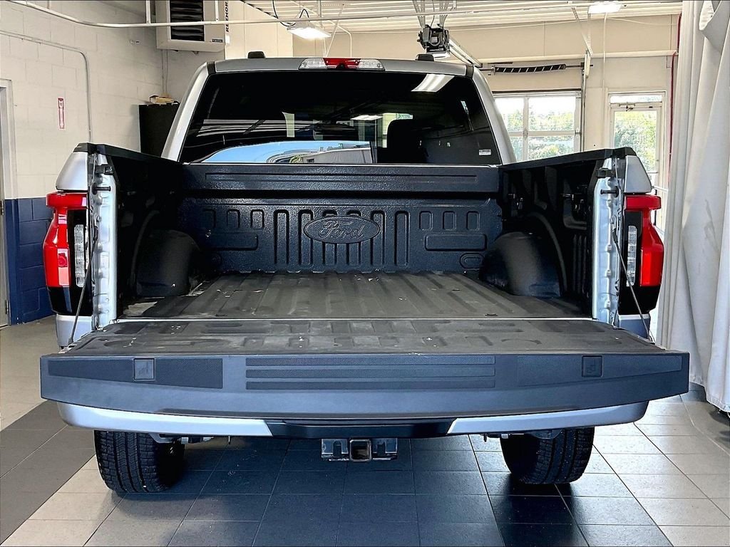 Used 2023 Silver Ford XLT image 31