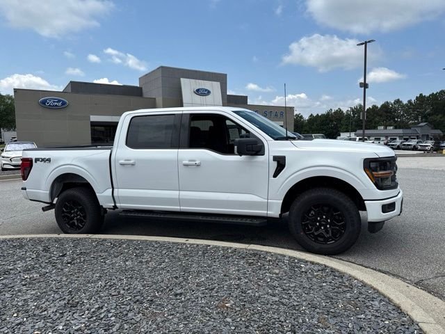 New 2026 Oxford White Ford XLT image 1