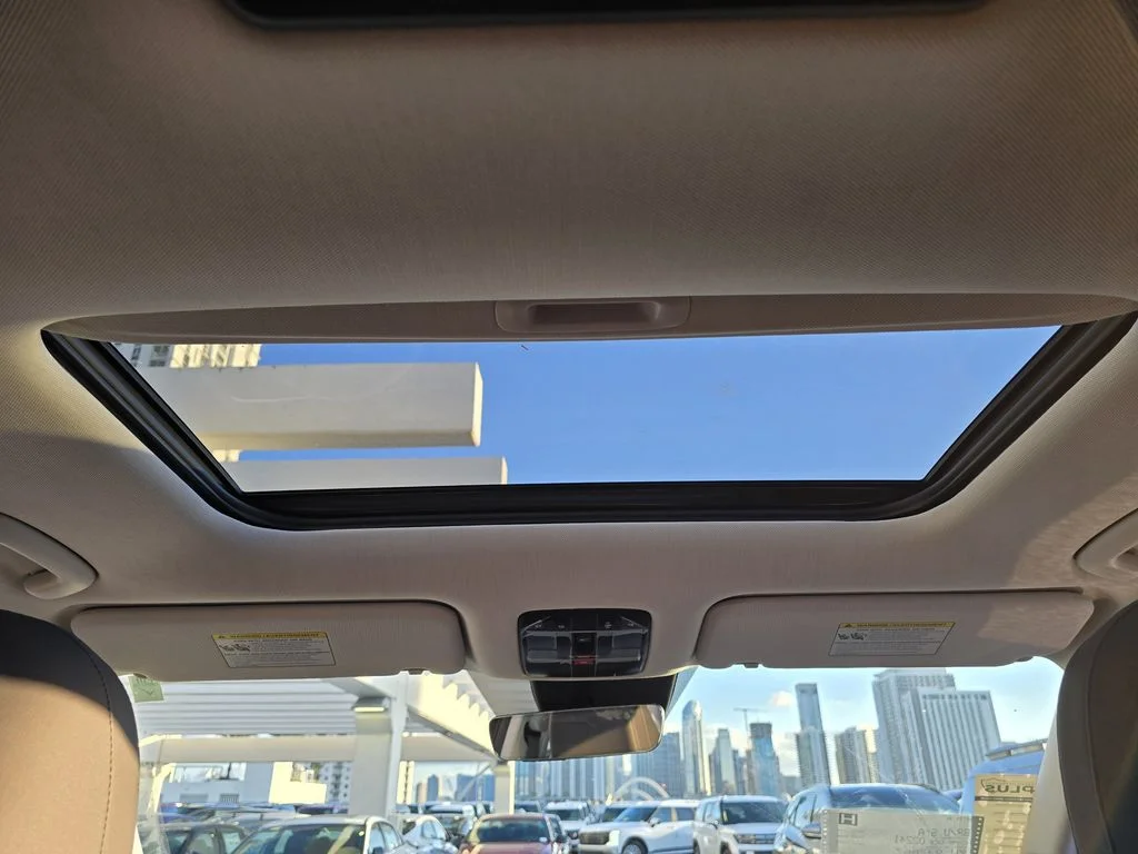 New 2026 Black Hyundai Blue SEL Premium image 10