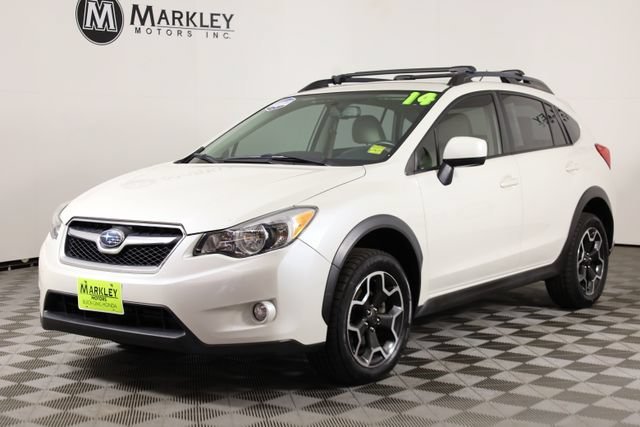 Used 2014 White Subaru 2.0i Limited image 38