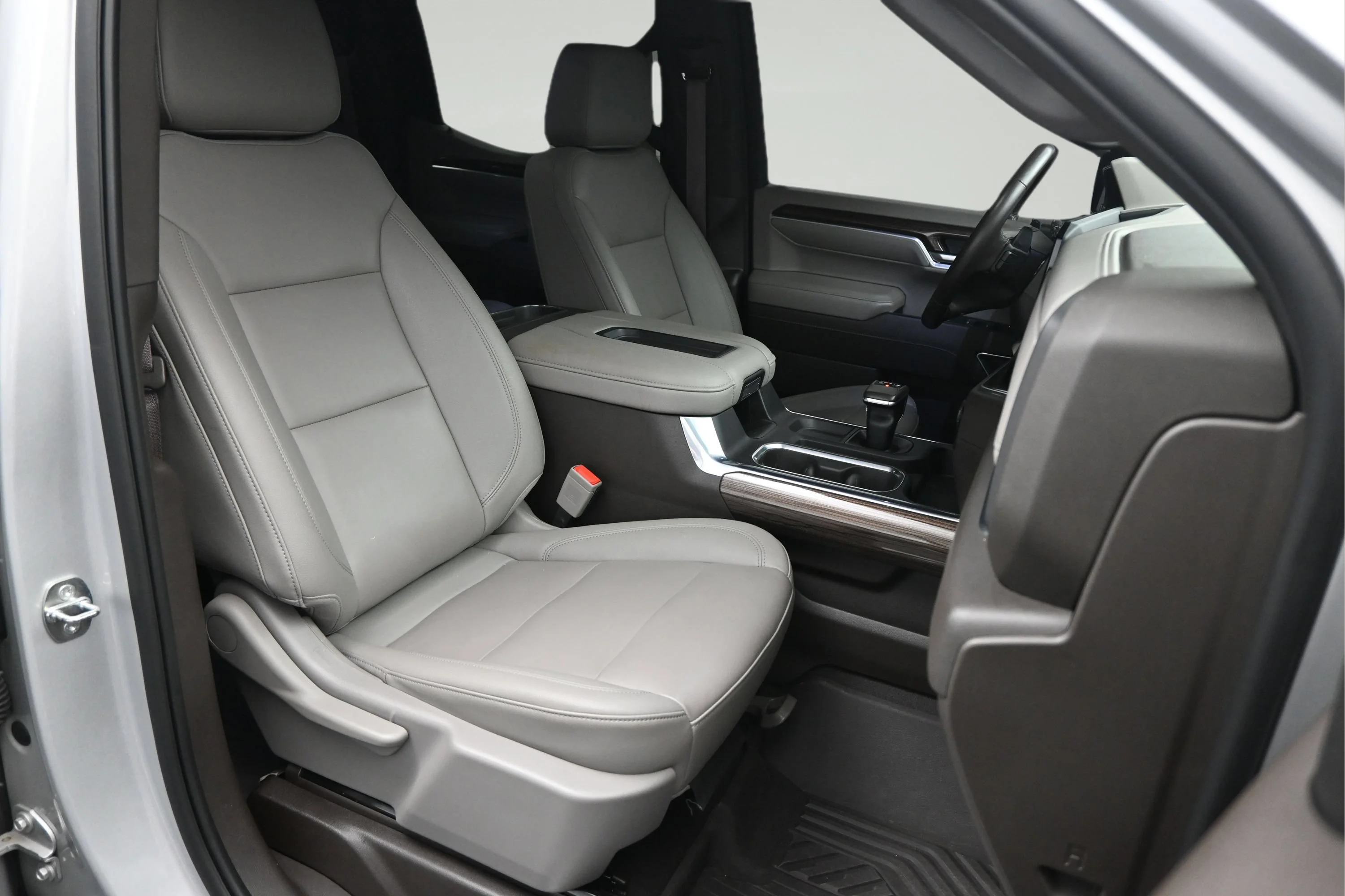 Used 2022 Silver Ice Metallic Chevrolet LT Trail Boss image 18