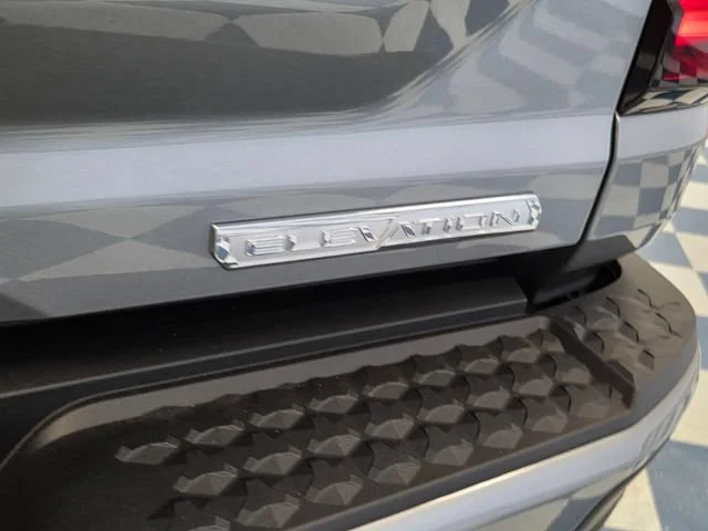 New 2026 Sterling Metallic GMC Elevation image 7