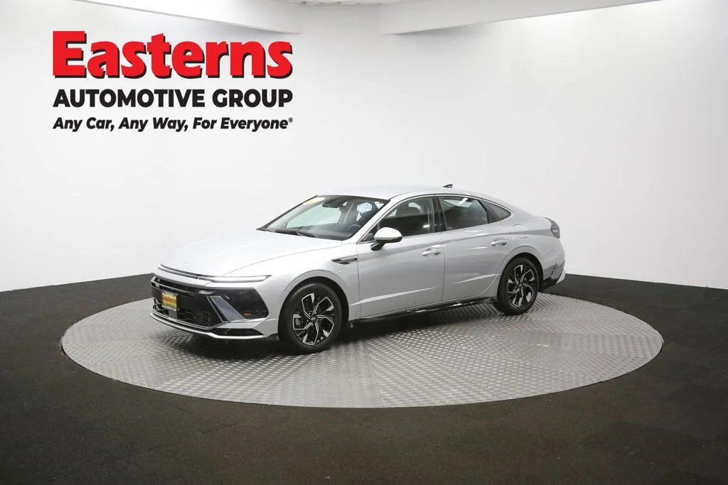 Used 2024 Silver Hyundai SEL image 52