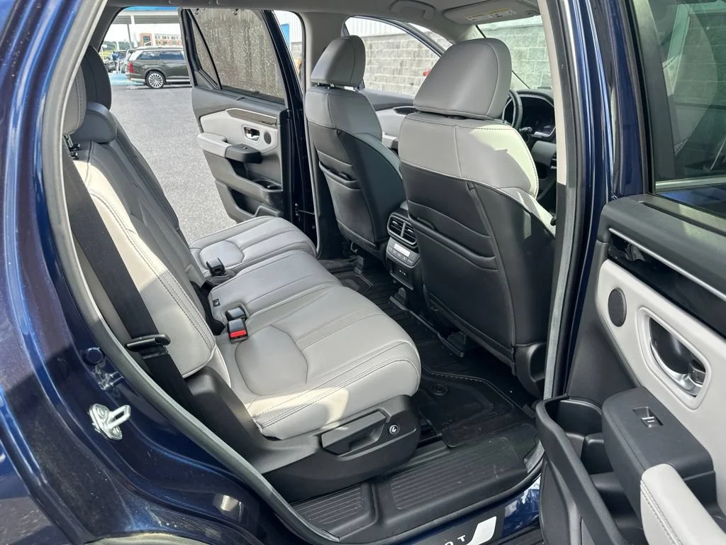 Certified Used 2025 Obsidian Blue Pearl Honda AWD EX-L image 39