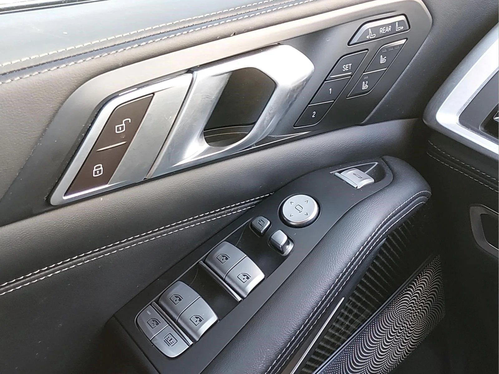 Used 2024 Brooklyn Grey Metallic BMW M60i image 30