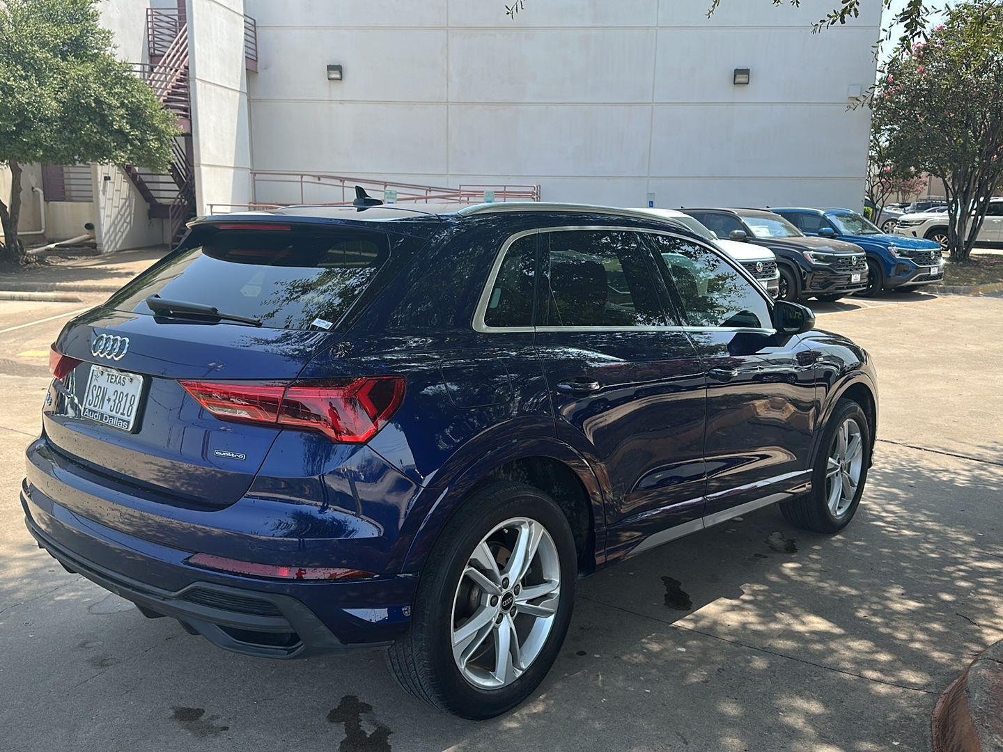Used 2022 Navarra Blue Metallic Audi S line Premium image 5