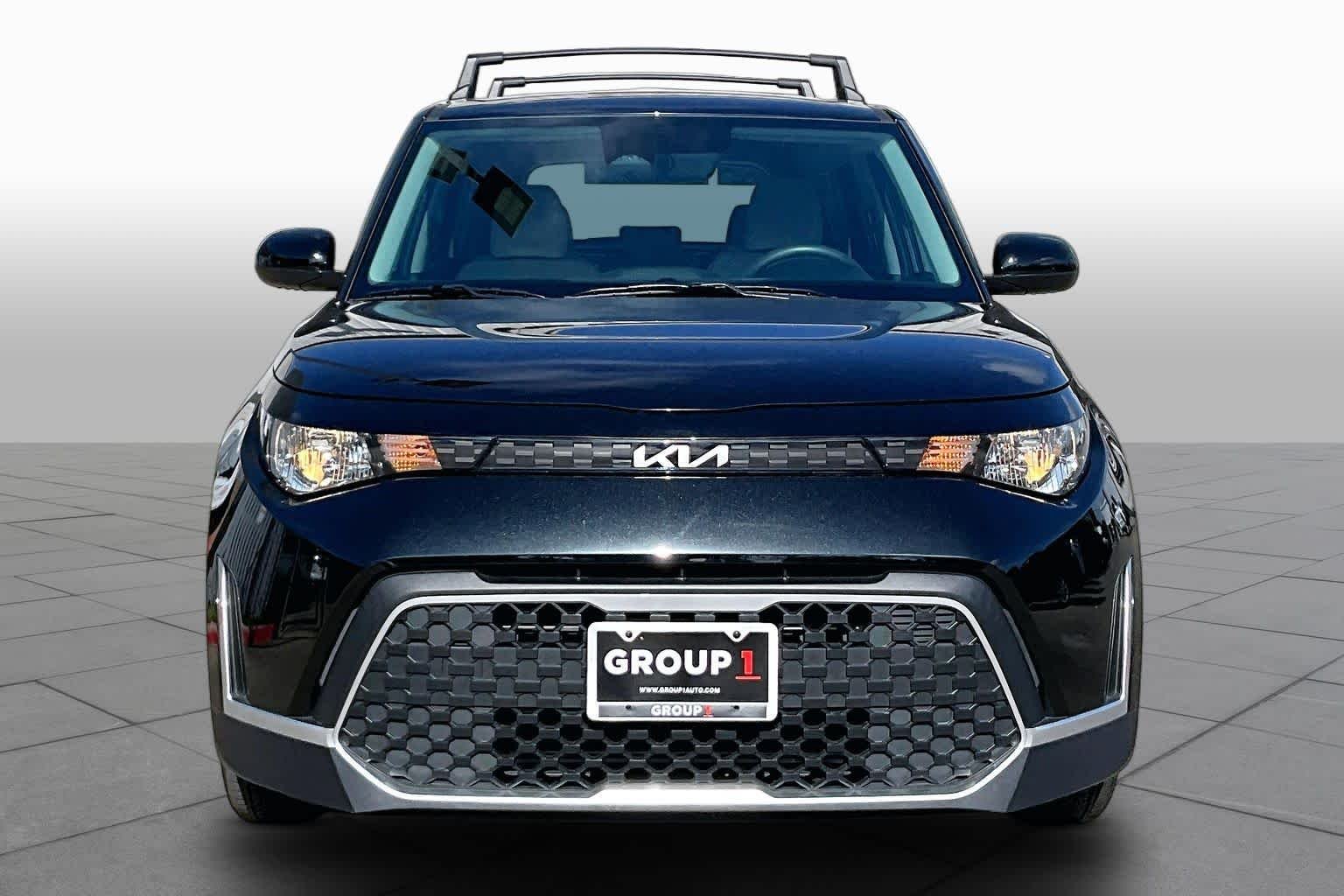 Used 2023 Fusion Black Kia LX image 4