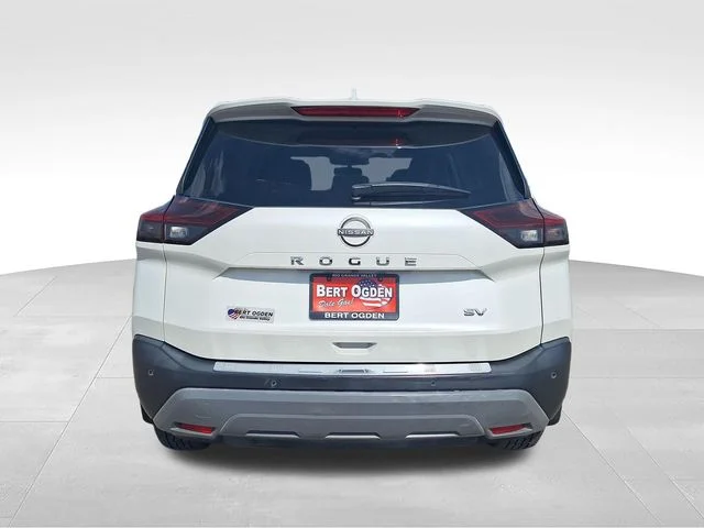 Used 2022 White Nissan SV image 7