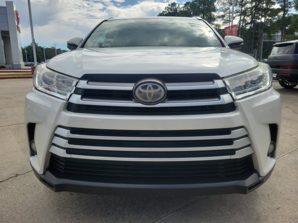 Certified Used 2017 White Toyota XLE image 10