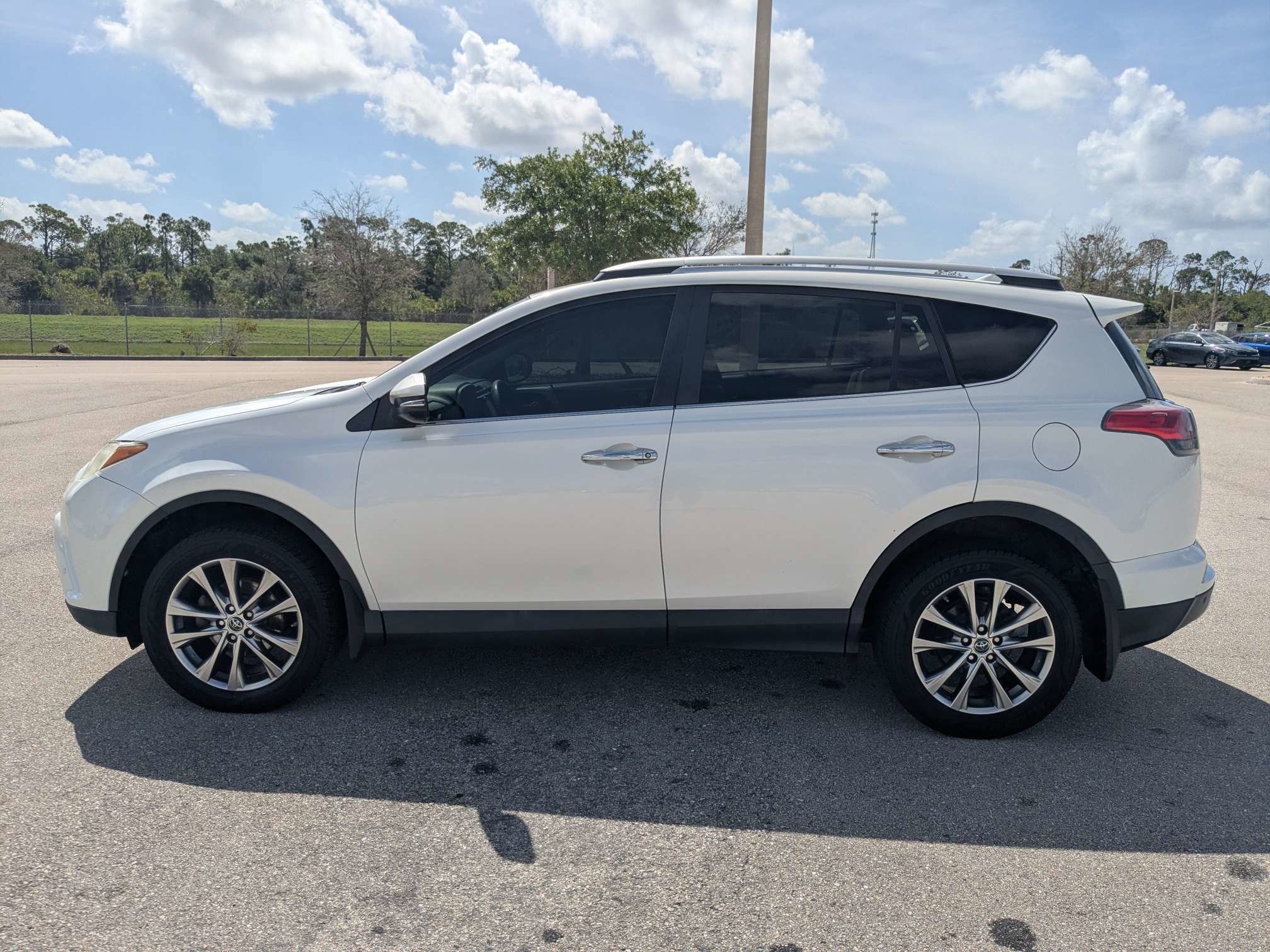 Used 2016 Blizzard Pearl Toyota Limited image 8
