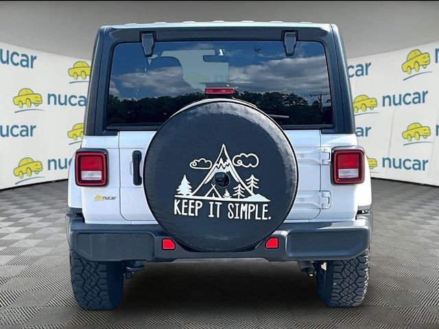 Used 2022 White Jeep Unlimited Sahara image 4