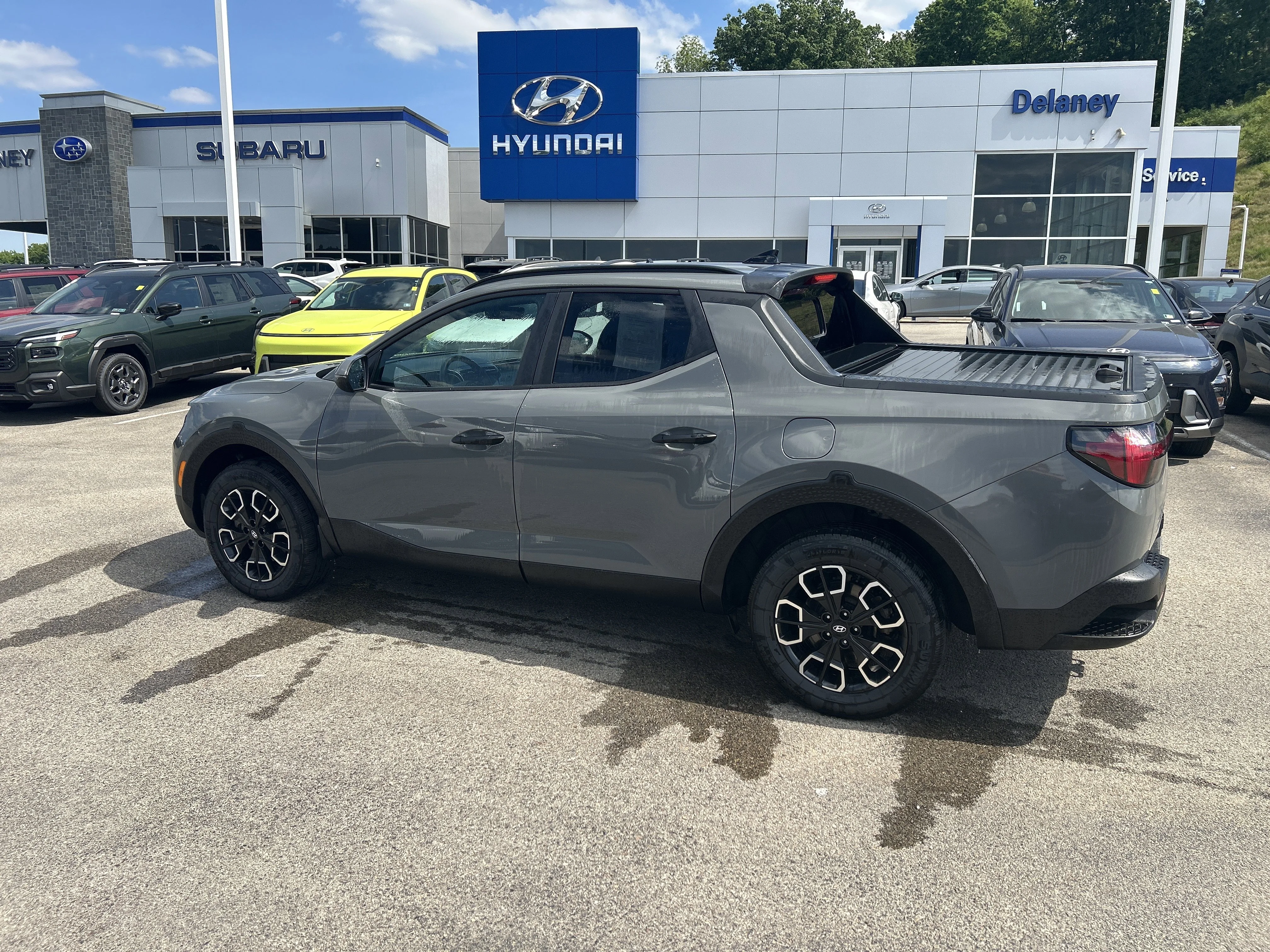 Used 2022 Hampton Gray Hyundai SEL image 8