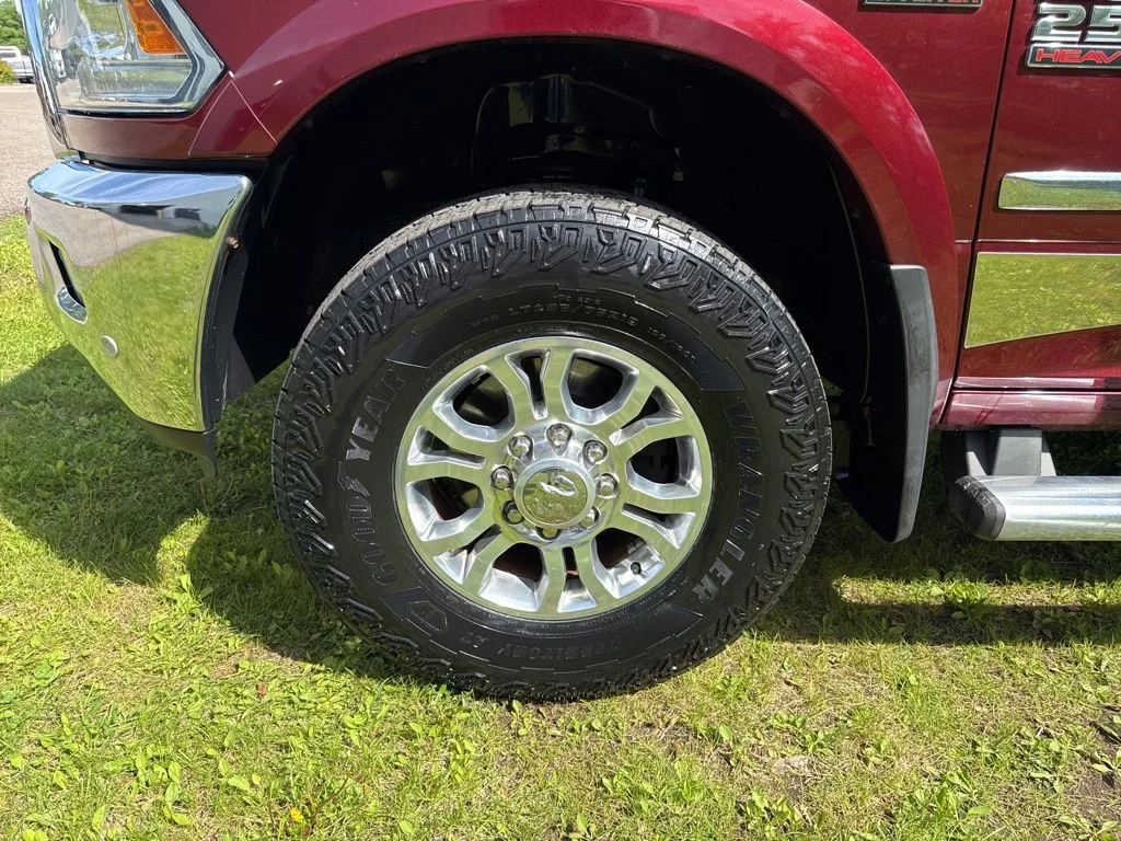 Used 2017 Delmonico Red Pearlcoat Ram Laramie image 11