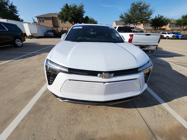 Used 2024 Summit White Chevrolet LT image 2