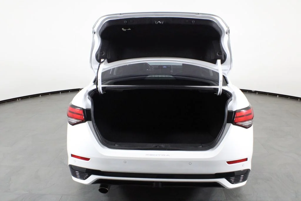 2025 Nissan Sentra SR - Photo 14
