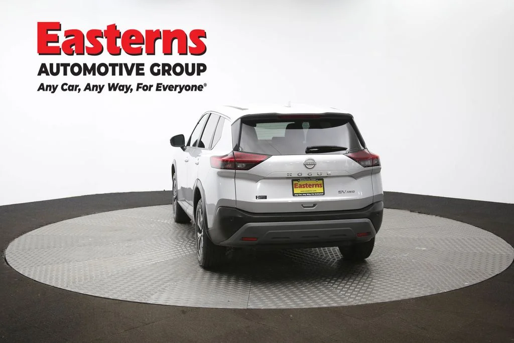 Used 2022 Silver Nissan SV image 36