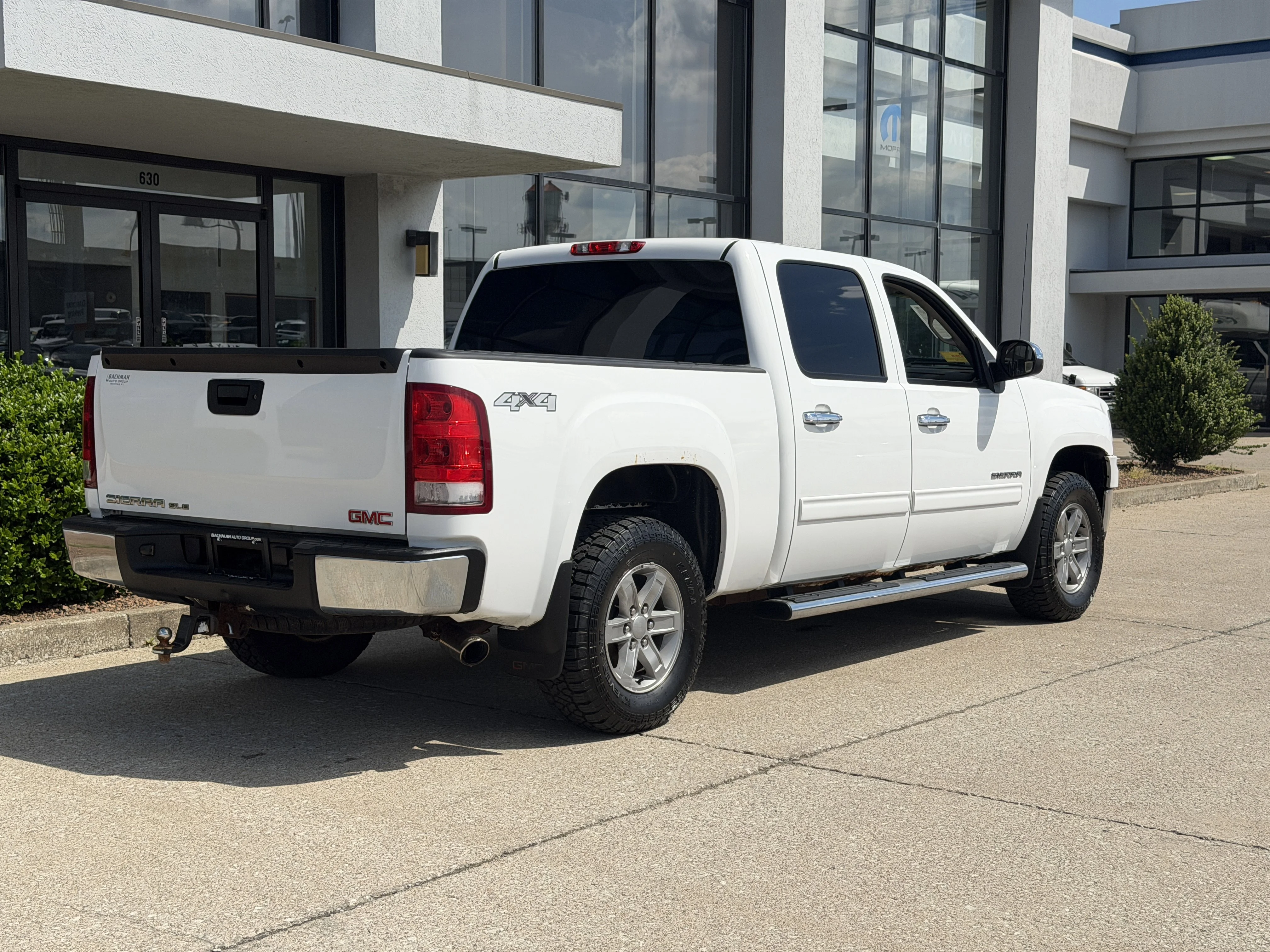 Used 2012 Summit White GMC SLE image 4