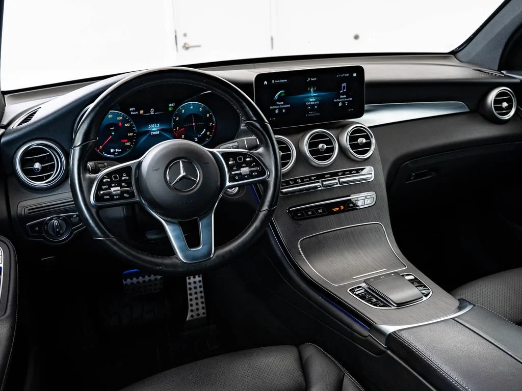 Used 2022 Graphite Grey Metallic Mercedes-Benz GLC 300 image 4
