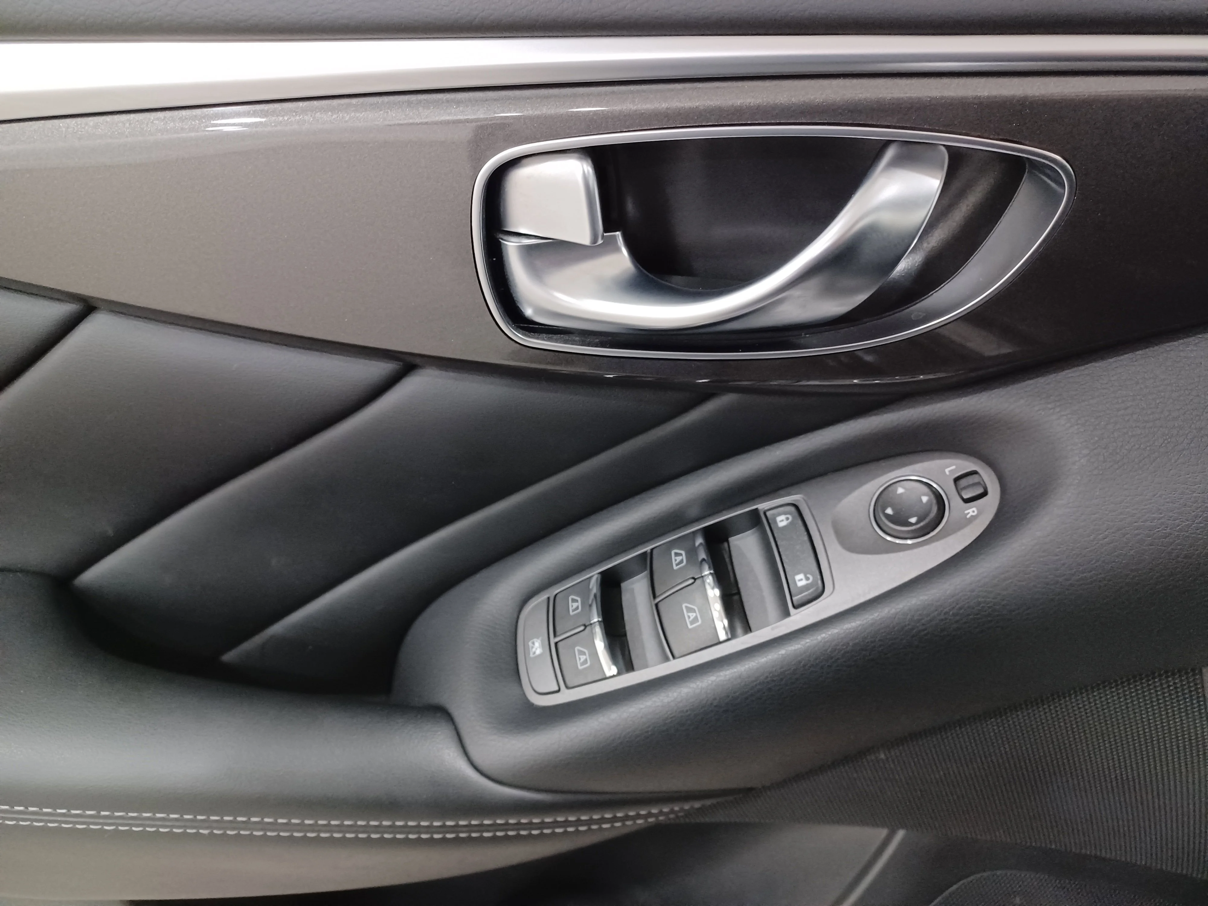 Certified Used 2022 Black Obsidian INFINITI Pure AWD*Black Obsidian | Htd Leather | Htd Wheel | Rain Sense Wipers | Park Assist | Apple CarPlay image 9
