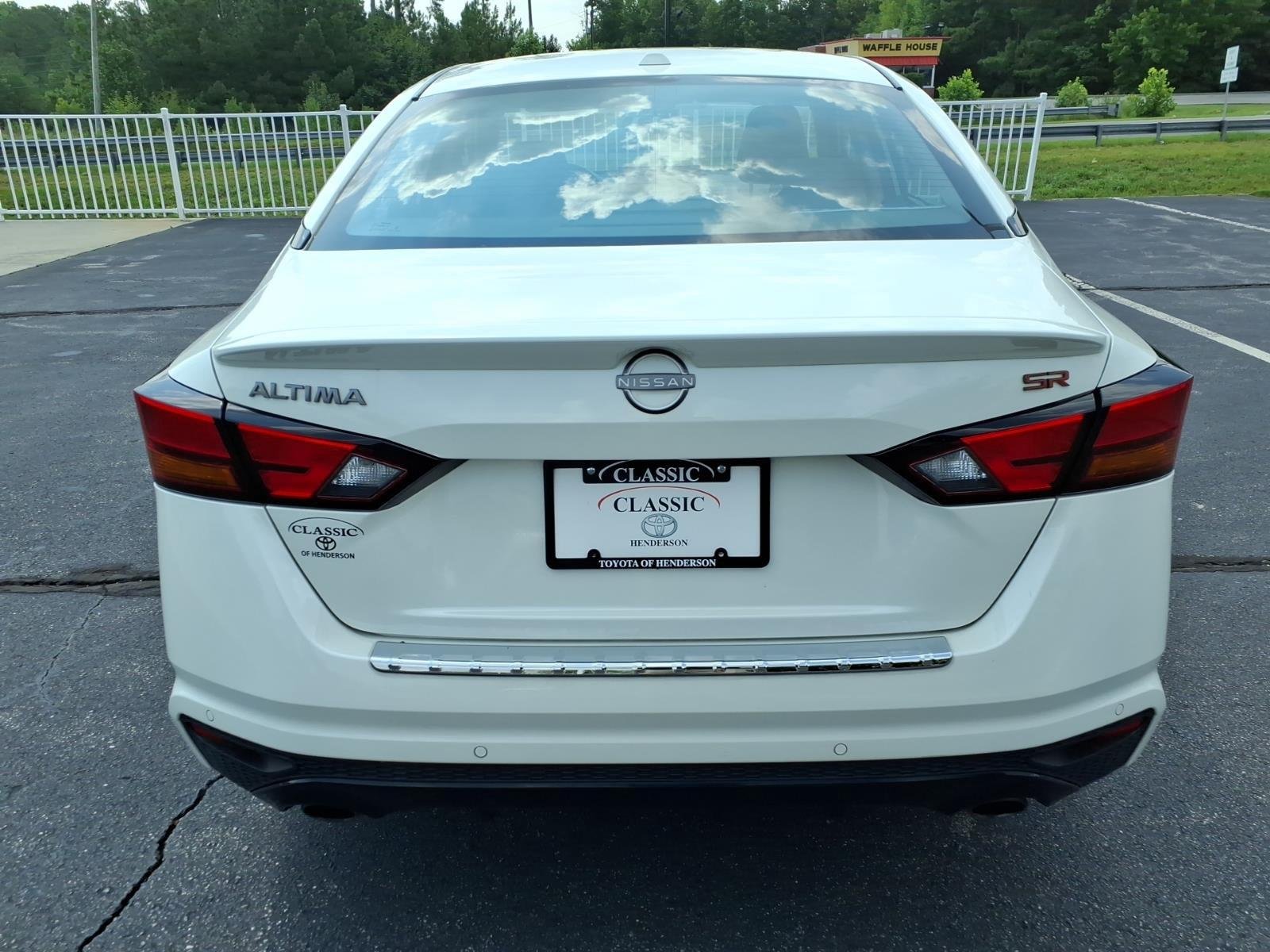 Used 2023 Pearl White Tricoat Nissan 2.5 SR image 11