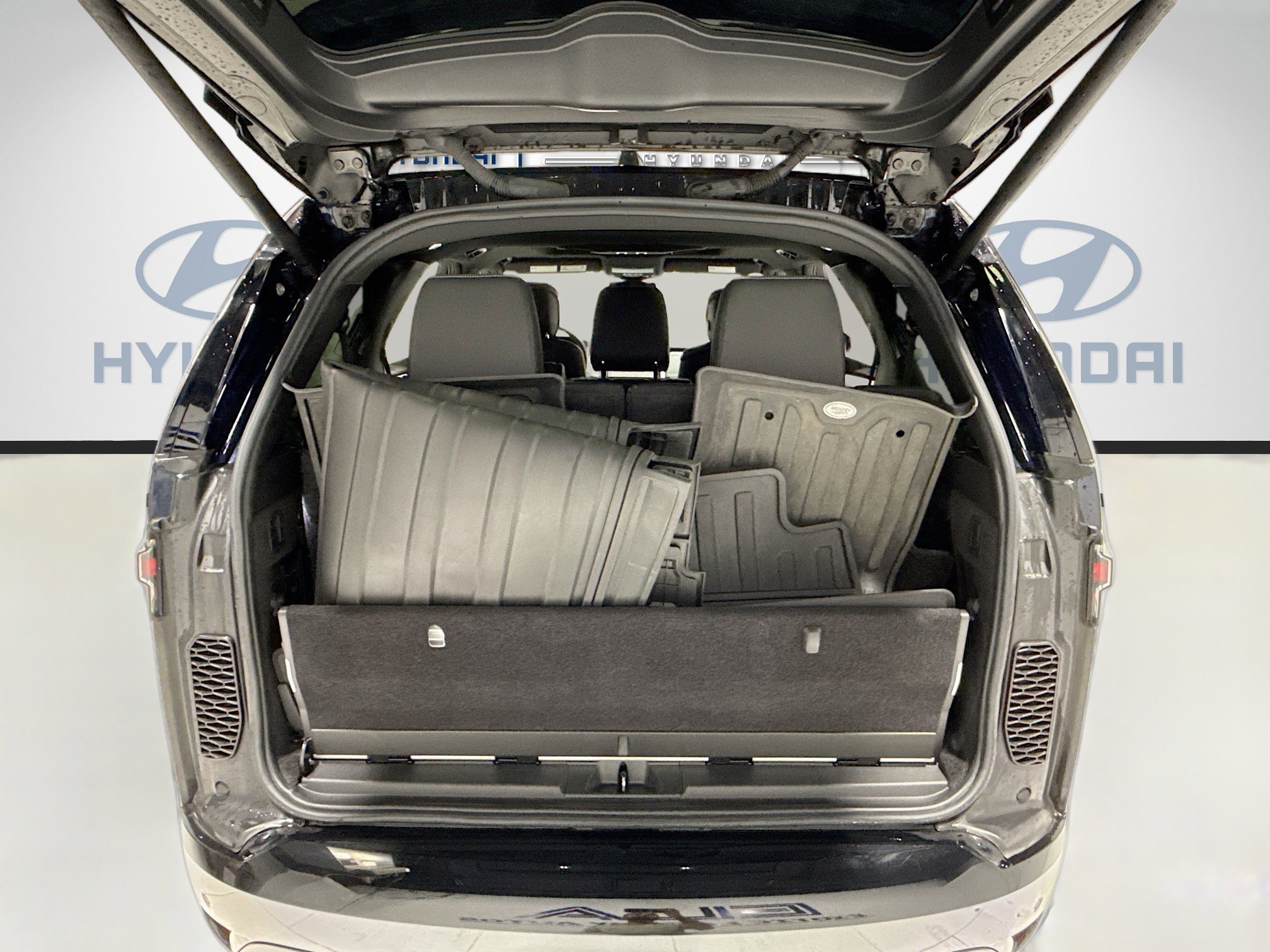 Used 2023 Portofino Blue Metallic Land Rover HSE R-Dynamic image 29
