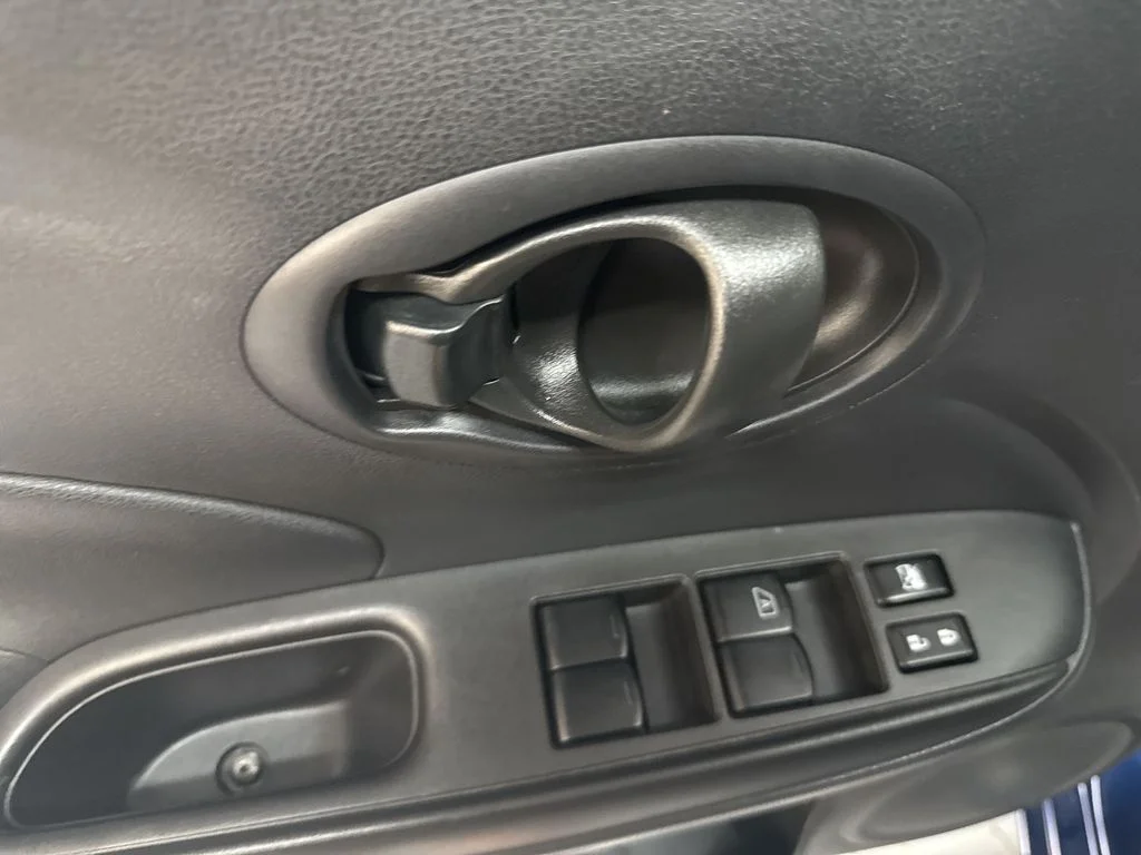 Used 2012 Blue Onyx Metallic Nissan 1.6 SV image 14