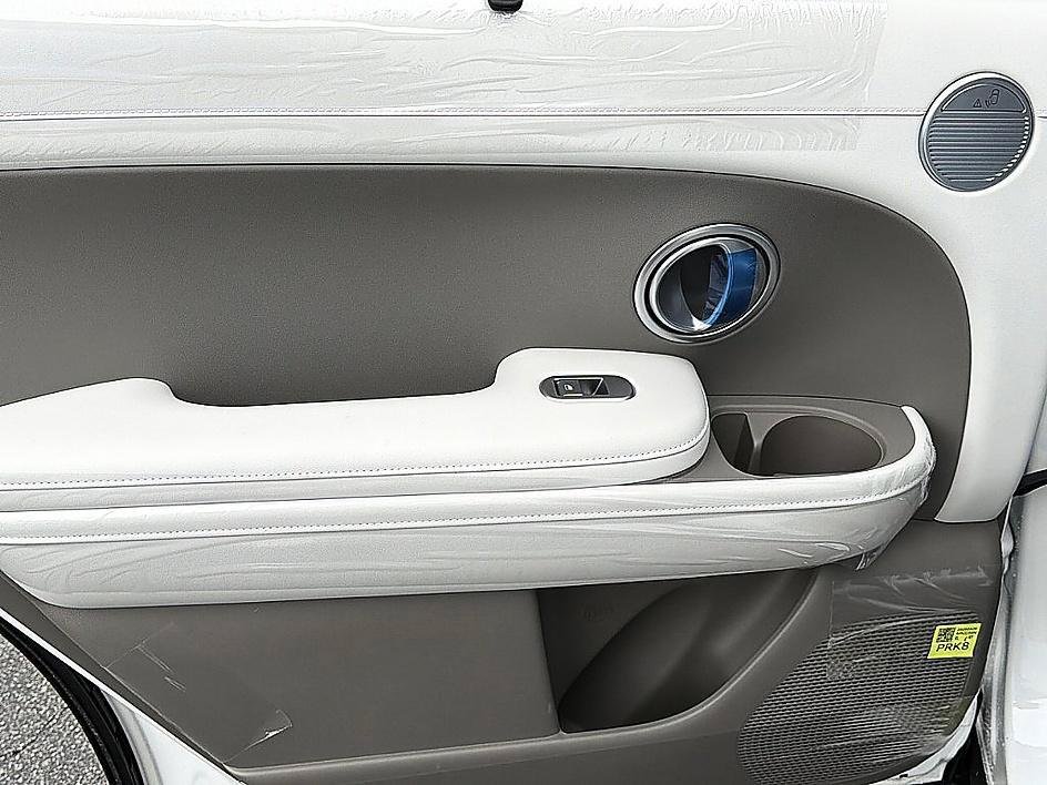 New 2026 Creamy White Pearl Hyundai Blue SEL 7P image 22