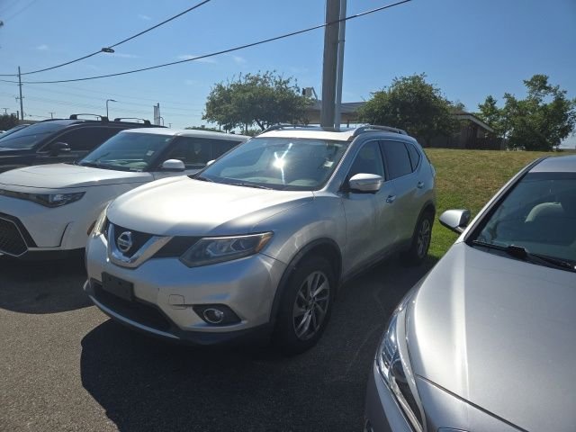 Used 2015 Brilliant Silver Nissan SL image 2