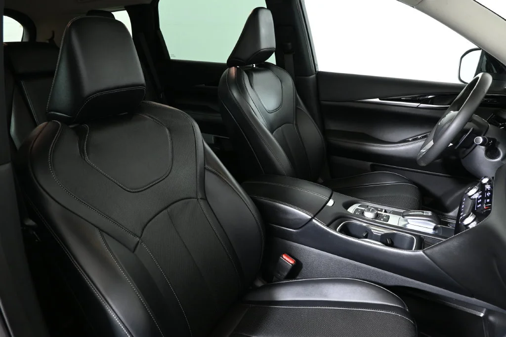 Certified Used 2023 Black INFINITI PURE image 30