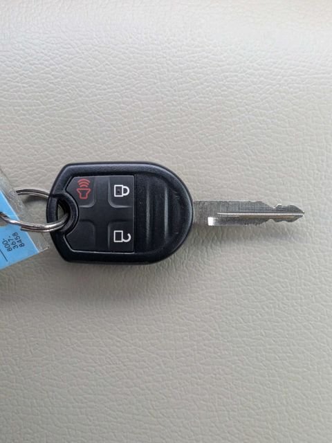 Used 2010 White Ford SE image 31