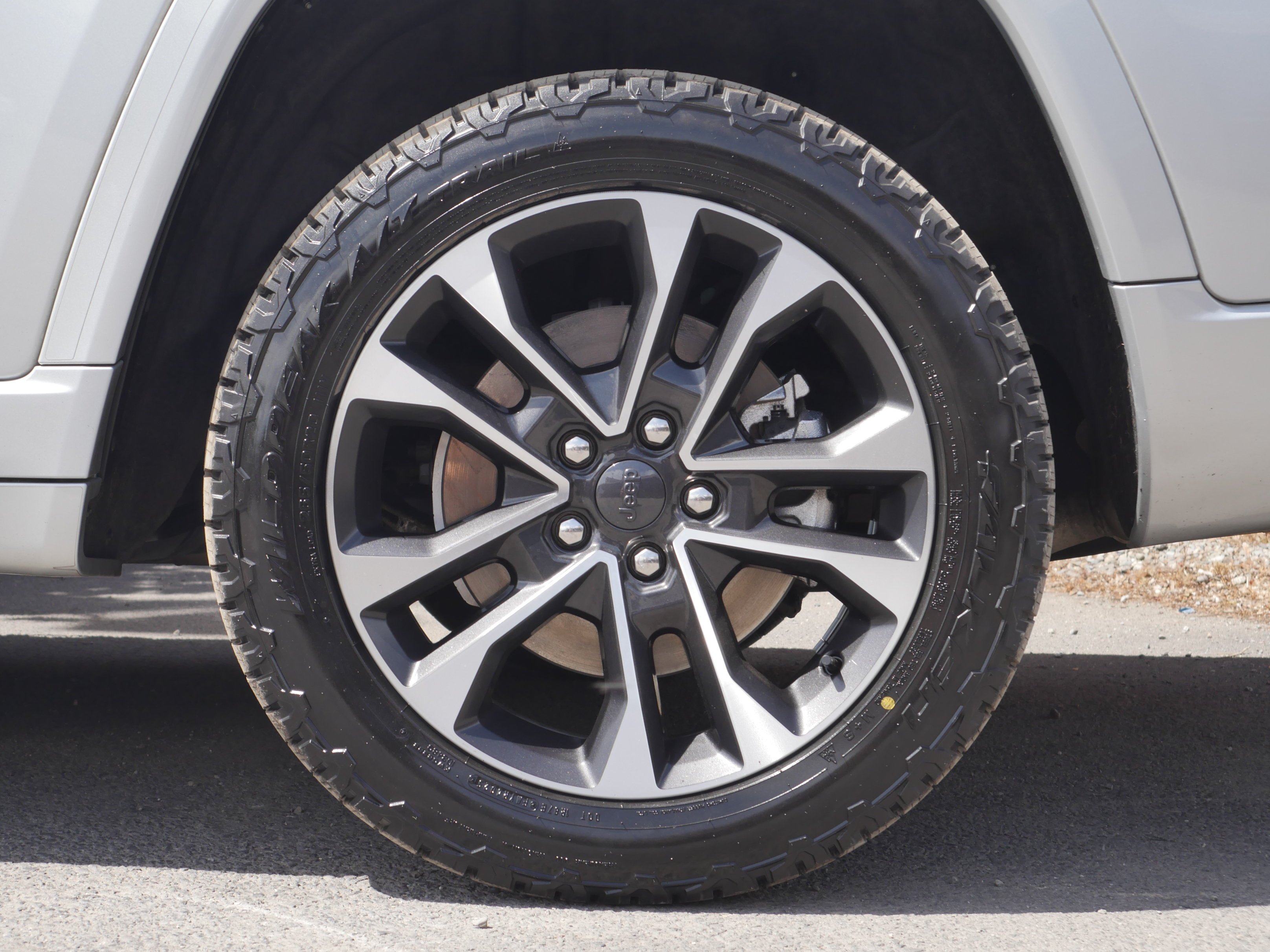 Used 2021 Silver Zynith Jeep Overland image 17