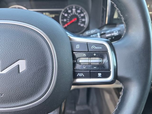 Used 2022 White Kia SX image 18