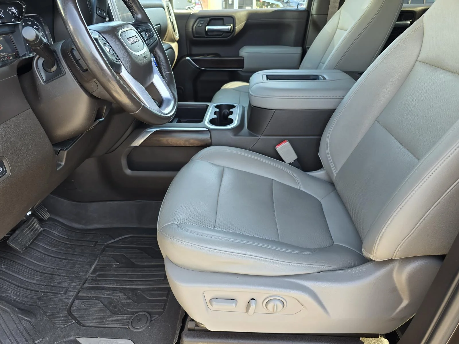 Used 2020 DEEP MAHOGANY METALLIC GMC SLT image 9