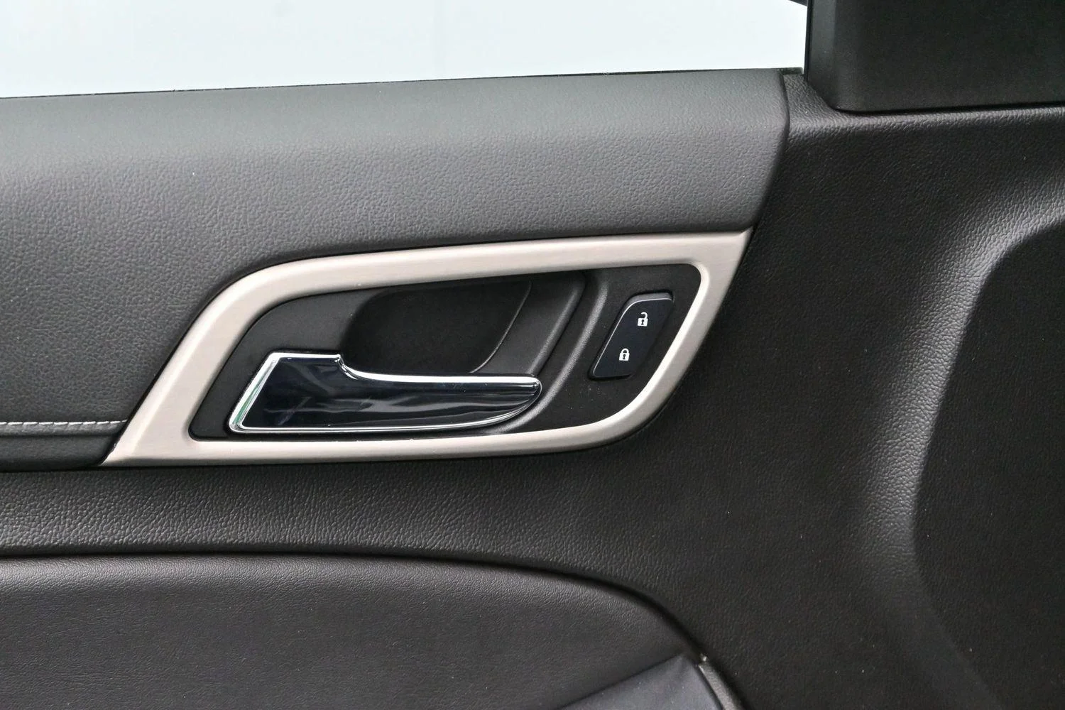 Used 2020 Summit White GMC Denali image 14