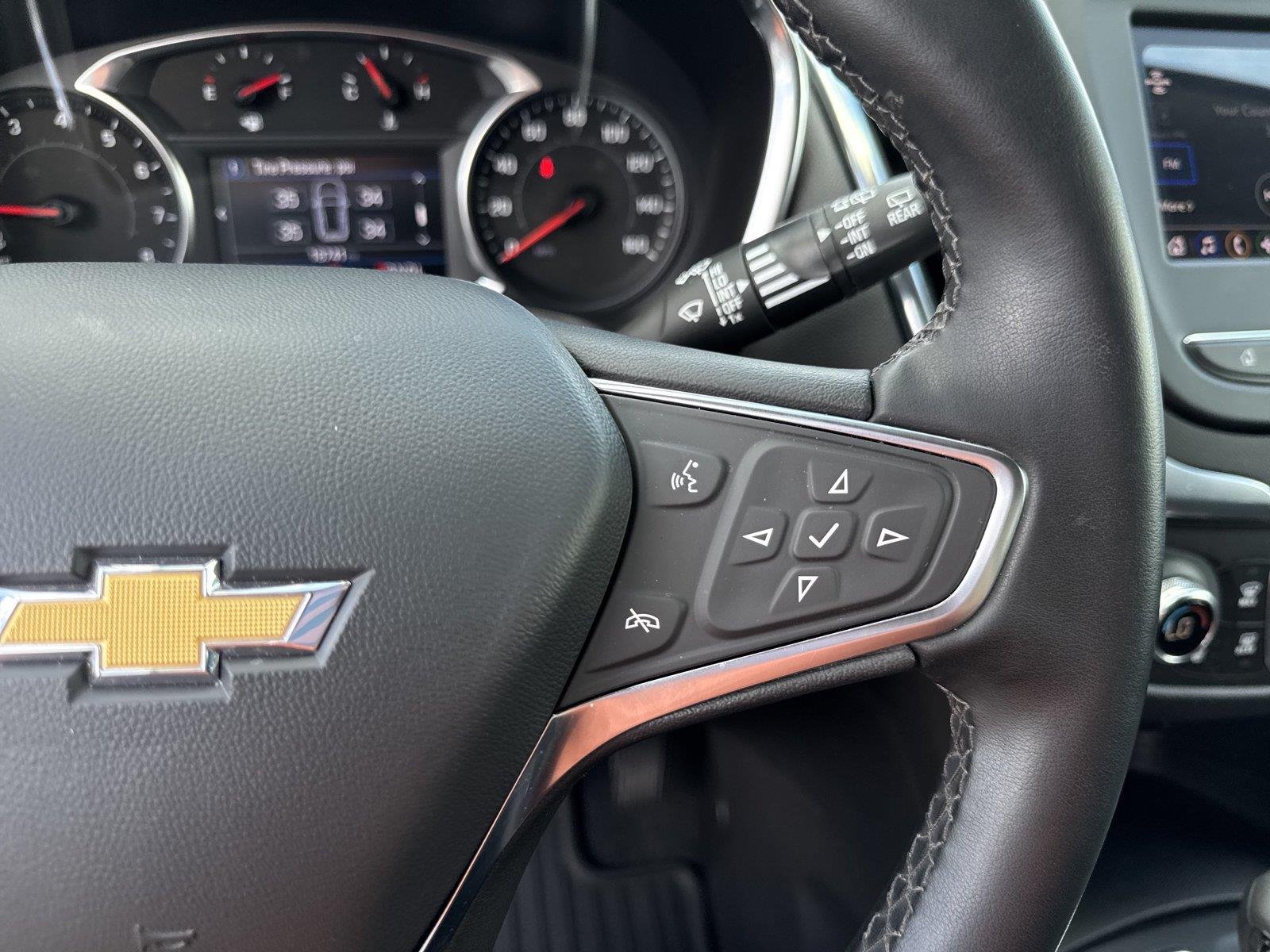 Used 2024 Summit White Chevrolet LT image 22
