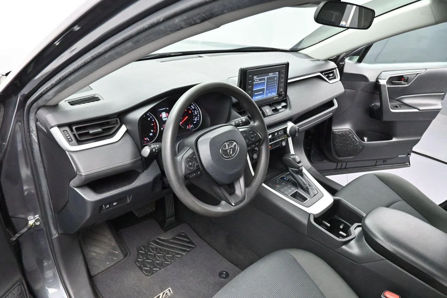 Used 2022 Magnetic Gray Metallic Toyota LE image 12