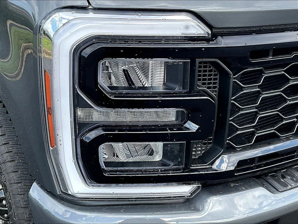 New 2026 Carbonized Gray Metallic Ford F-250® Lariat® image 32