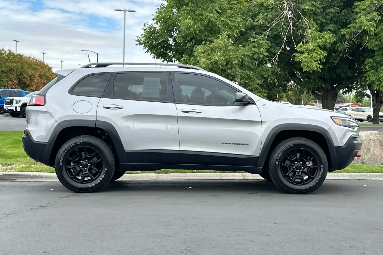 Certified Used 2019 Billet Silver Clearcoat Metallic Jeep Trailhawk Elite image 8