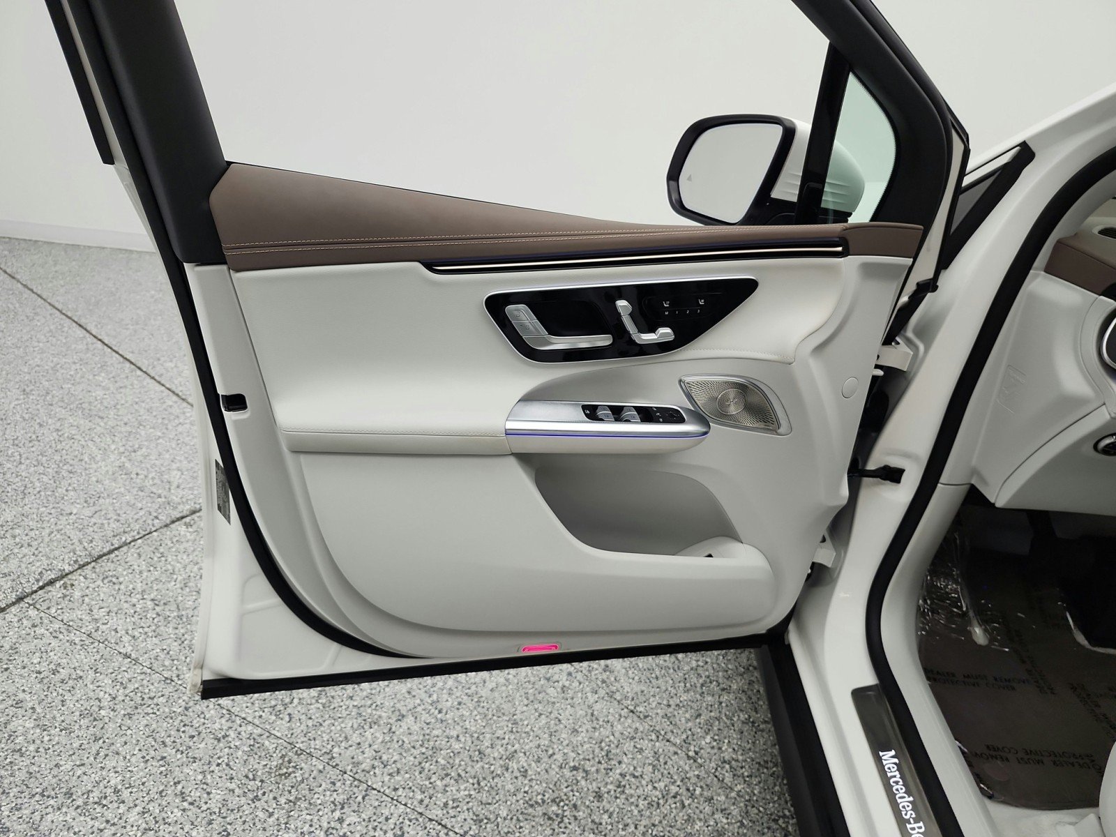 Used 2023 Polar White Mercedes-Benz EQE 350+ SUV image 15