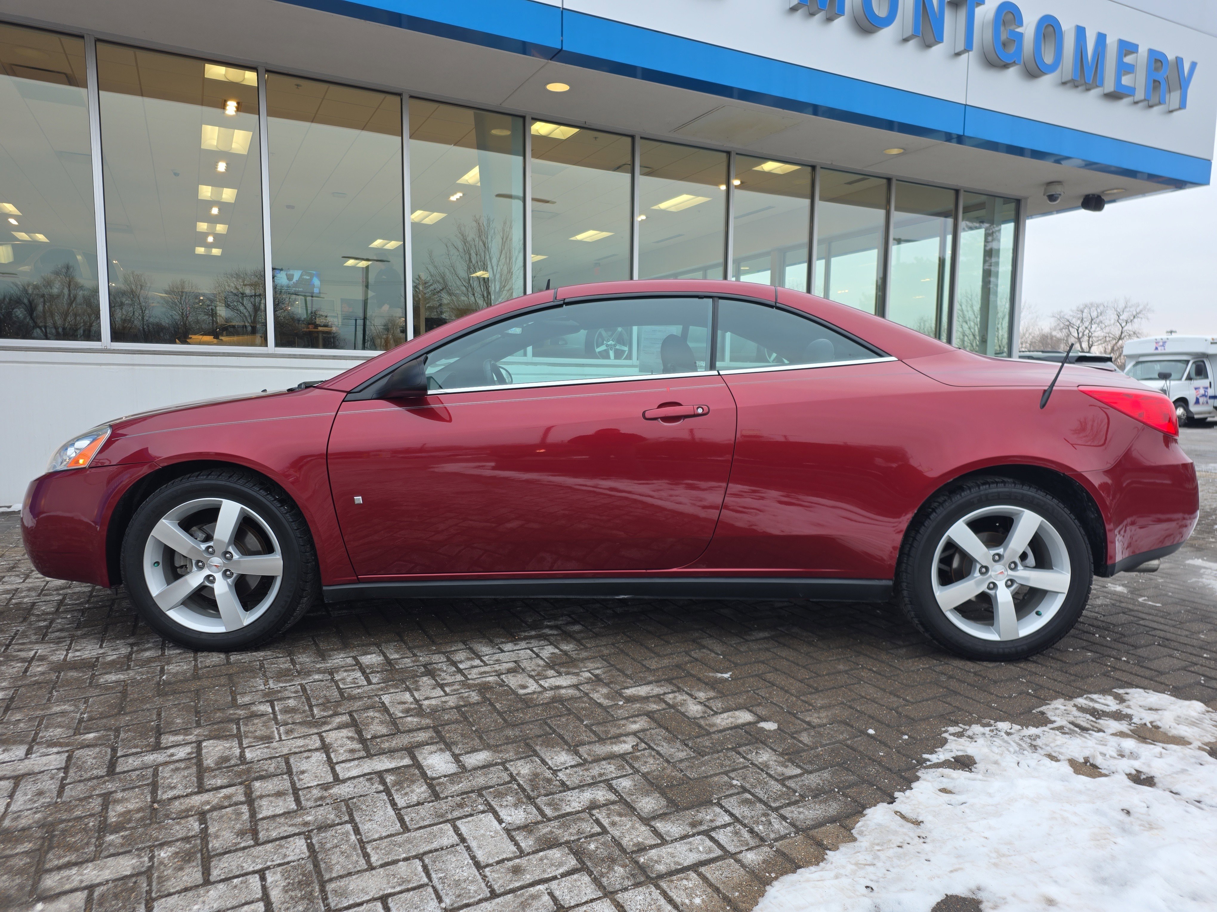 Used 2008 Pontiac G6 GT with VIN 1G2ZH361384169407 for sale in Peoria, IL