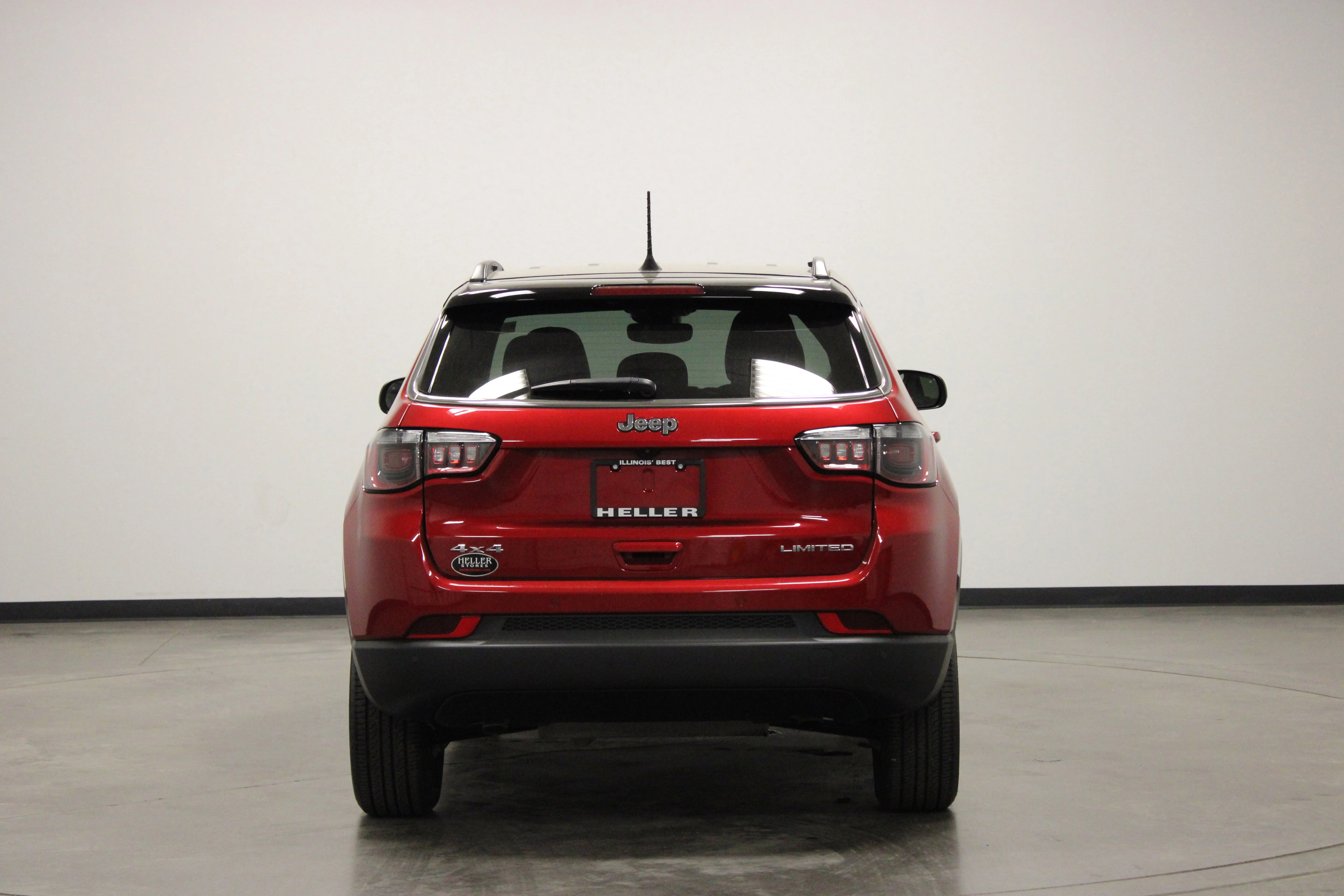 Used 2025 Red Hot Pearlcoat Jeep Limited image 7