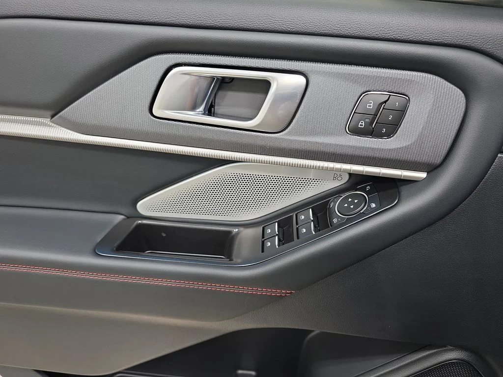 Used 2026 Agate Black Metallic Ford ST image 28