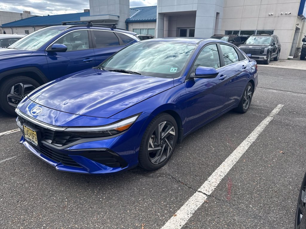 Certified Used 2024 Blue Hyundai SEL image 2