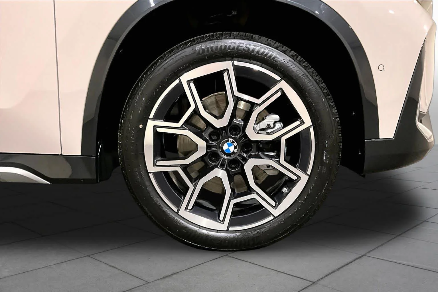 New 2026 Dune Grey Metallic BMW xDrive28i image 17