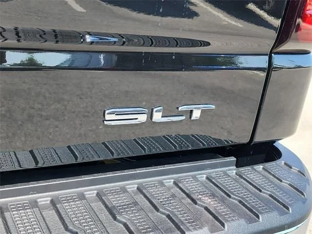New 2026 Onyx Black GMC SLT image 5
