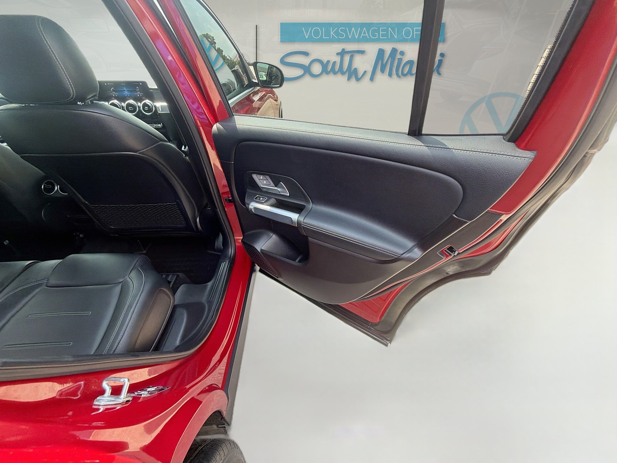 Used 2020 Red Mercedes-Benz GLB 250 image 29