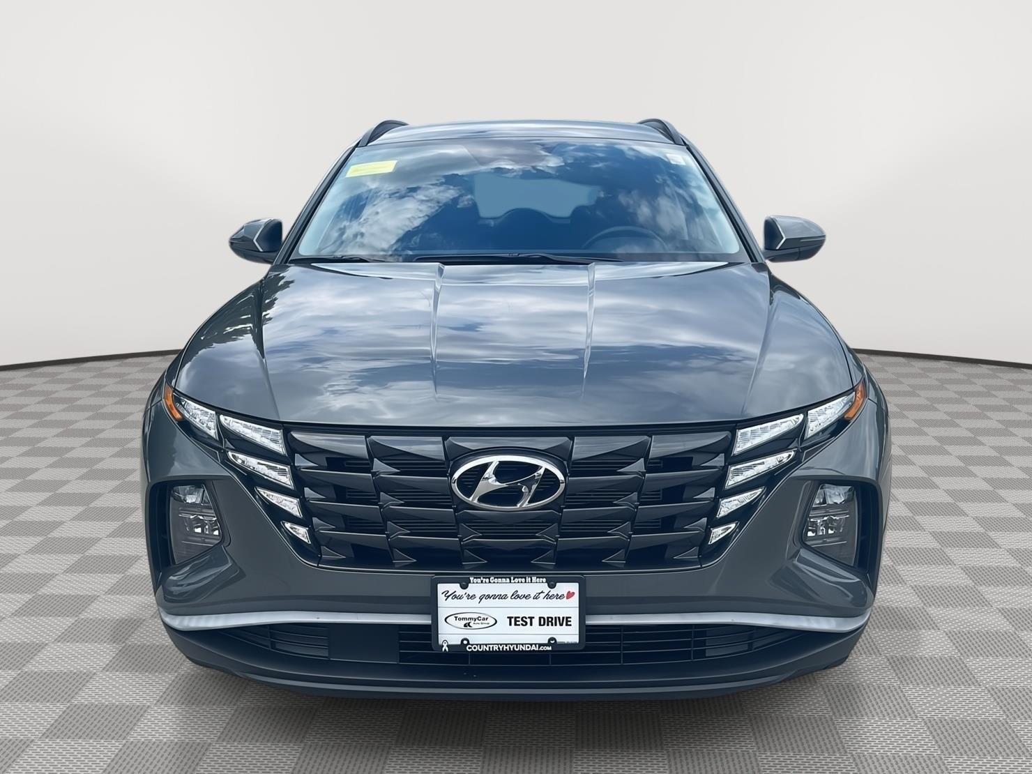 Used 2023 Amazon Gray Hyundai SEL image 2