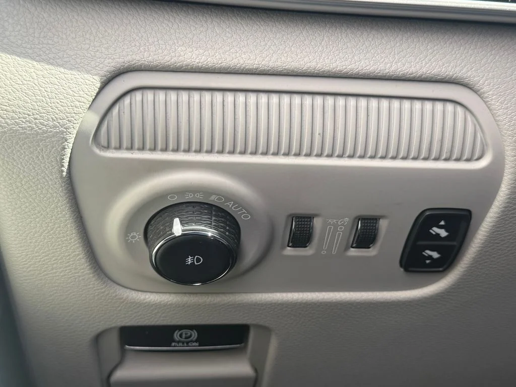 Used 2024 Black Jeep  image 24
