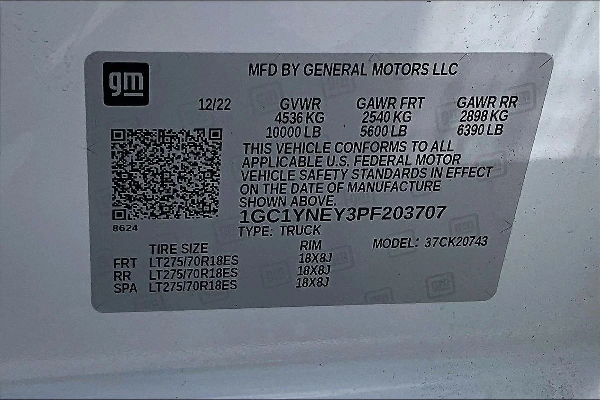 Used 2023 White Chevrolet 4WD Crew Cab Standard Bed LT image 19